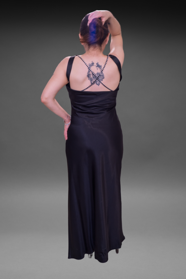 Vestido Liz Minelli – Elegancia Atemporal - Image 3